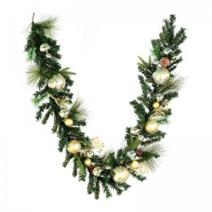 The Holiday Aisle Mixed Garland THLY3919